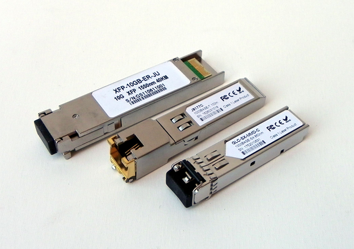 Foto Módulos SFP para distancias de hasta 180 km compatibles con los estándares del mercado.